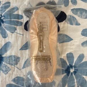 Freed of London Pointe Shoes size 6 1/2 XXX
